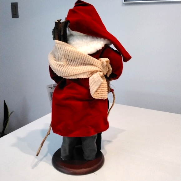 16" Santa - Picture 3 of 7